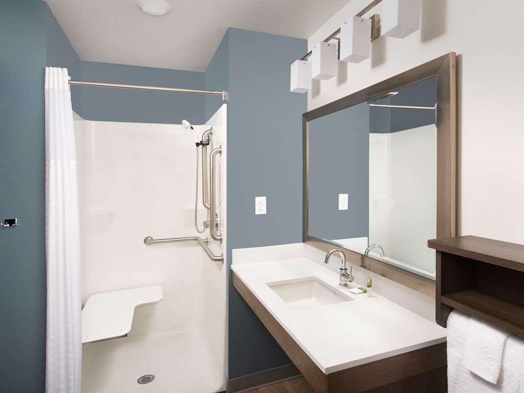Woodspring Suites Seattle Redmond Room photo