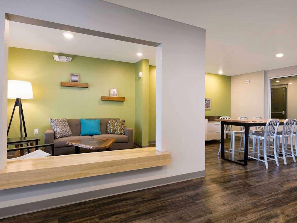 Woodspring Suites Seattle Redmond Interior photo
