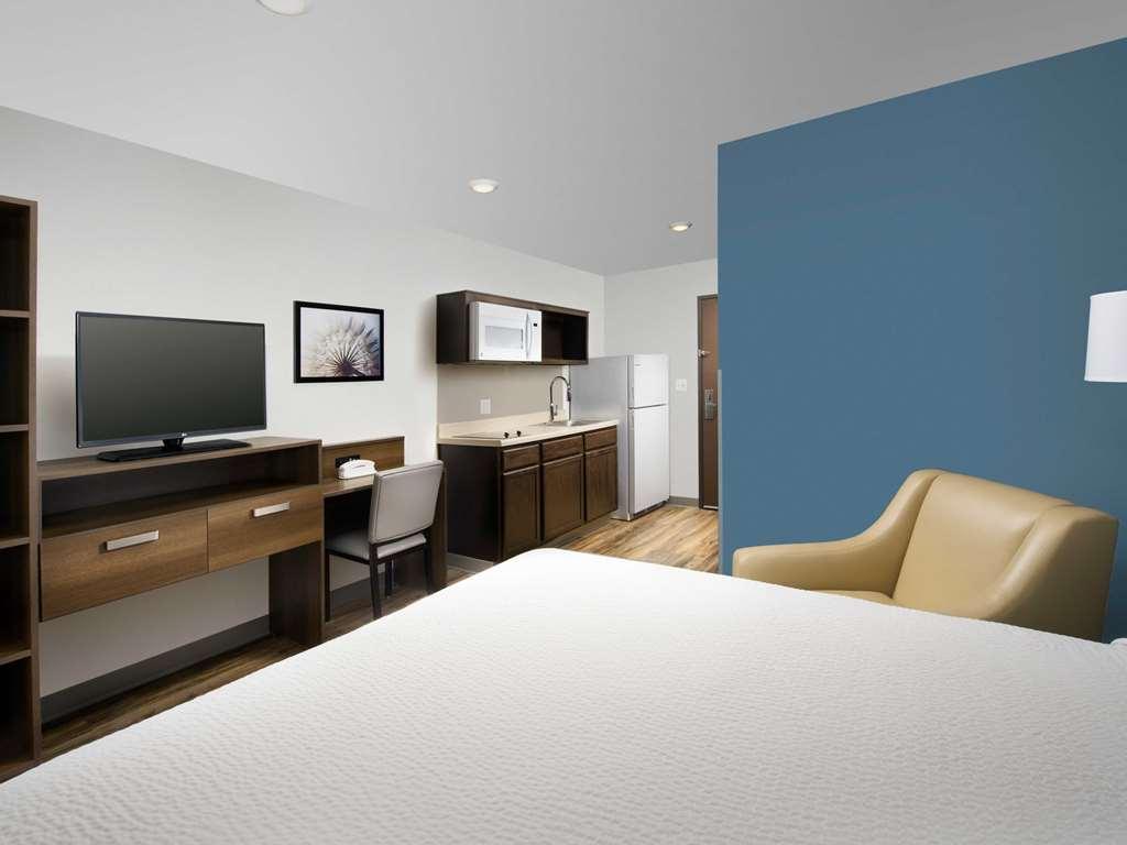 Woodspring Suites Seattle Redmond Room photo