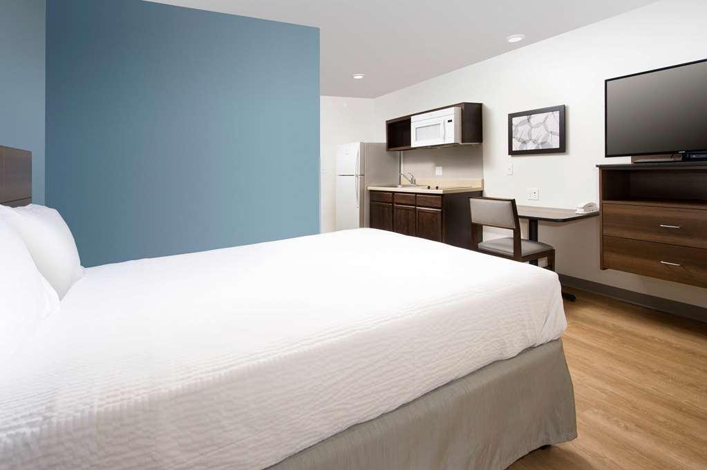 Woodspring Suites Seattle Redmond Room photo
